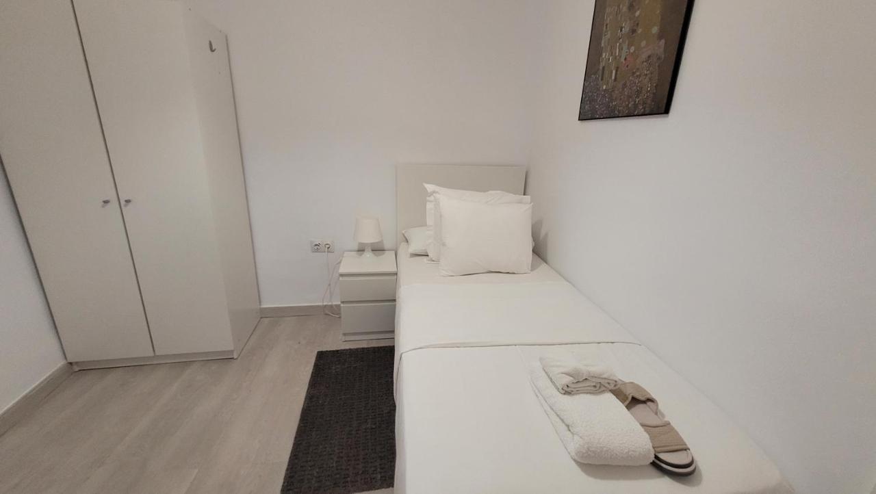 Apartaments B O D Collblanc L'Hospitalet de Llobregat Extérieur photo